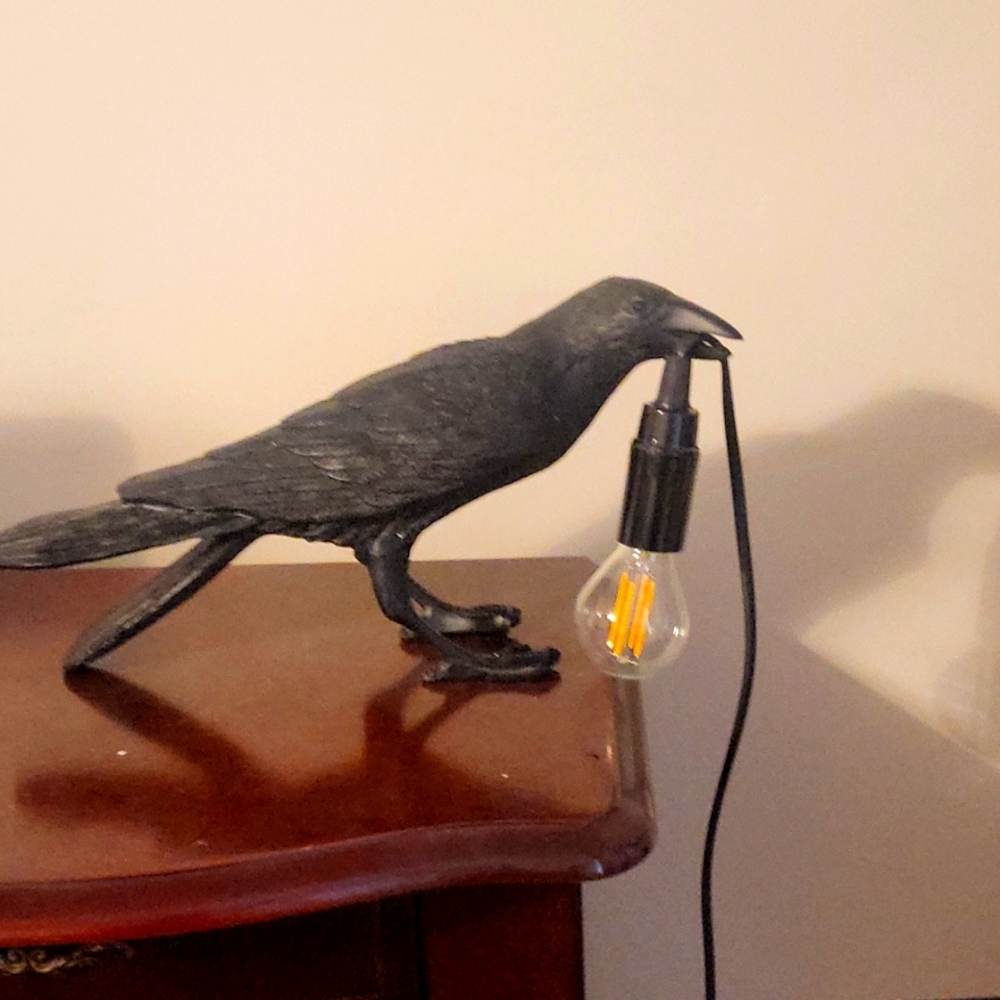 Raven lamp